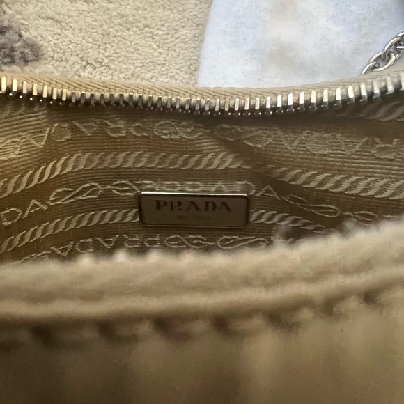 Prada re-nylon pouchette crossbody - Picture 7 of 7